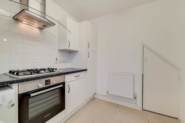 2 Bedroom Flat To Rent In Kent Street, Hackney, London E2