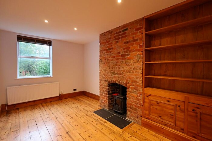 2 Bedroom Flat To Rent In Lapwing Lane, West Didsbury, M20