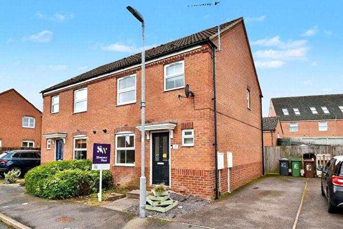 3 Bedroom Semi-Detached House To Rent In Siskin Close, Corby, NN18