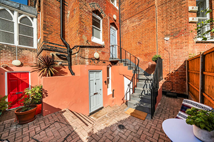 1 Bedroom Apartment For Sale In Church Road, London, SE19