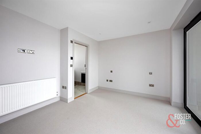 2 Bedroom Apartment To Rent In Clarendon Villas, Hove, BN3