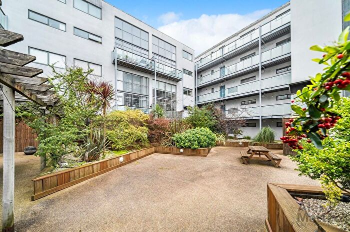 2 Bedroom Flat To Rent In Varcoe Road, South Bermondsey, SE16