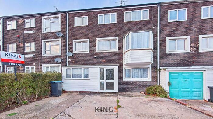 5 Bedroom Terraced House For Sale In Northdown Road, Hatfield, AL10