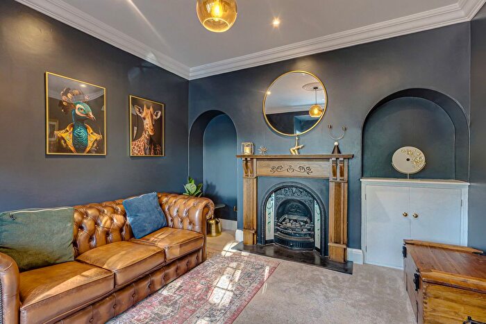 5 Bedroom Detached House For Sale In Benfleet Road, Benfleet, SS7