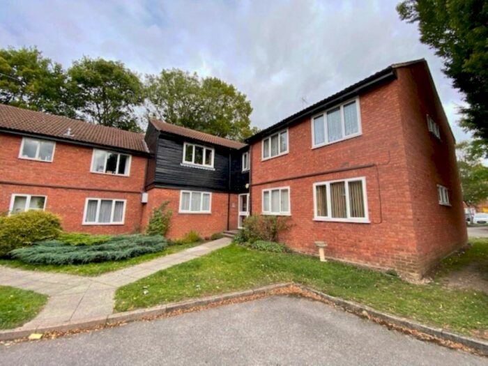 1 Bedroom Flat To Rent In Church Road, Leatherhead, KT23