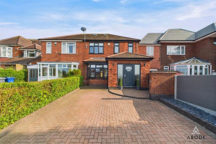 4 Bedroom Semi-Detached House For Sale In Field Lane, Burton On Trent, DE13