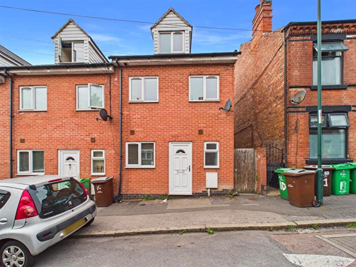 3 Bedroom End Of Terrace House To Rent In Port Arthur Road, Nottingham, NG2