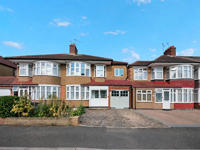 3 Bedroom Semi Detached House For Sale In Rosebury Vale, Ruislip, HA4
