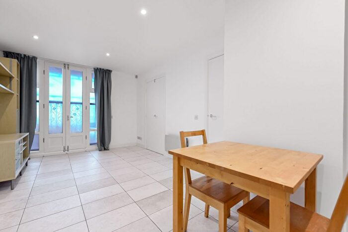 1 Bedroom Flat For Sale In Fairfield Road, Bow Quarter, E3