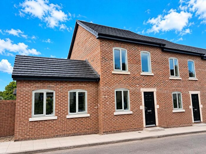 3 Bedroom End Of Terrace House For Sale In Fountain Street, Macclesfield, SK10