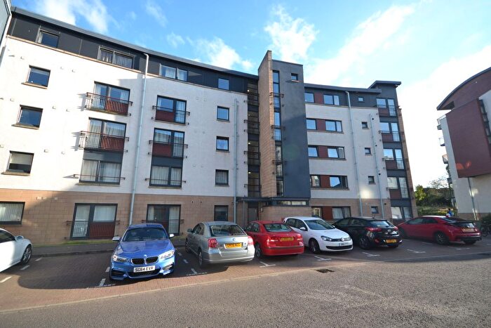 2 Bedroom Flat To Rent In East Pilton Farm Crescent, Fettes, Edinburgh, EH5