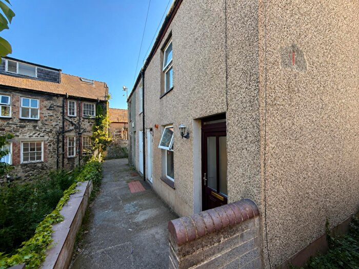 3 Bedroom House For Sale In The Crescent, Bangor, LL57