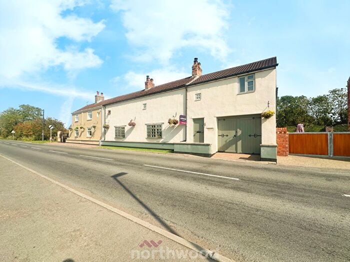 4 Bedroom Semi-Detached House For Sale In Fishlake Nab, Fishlake, Doncaster, DN7