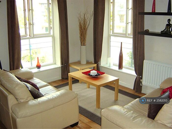 2 Bedroom Flat To Rent In East Lodge, London, E16