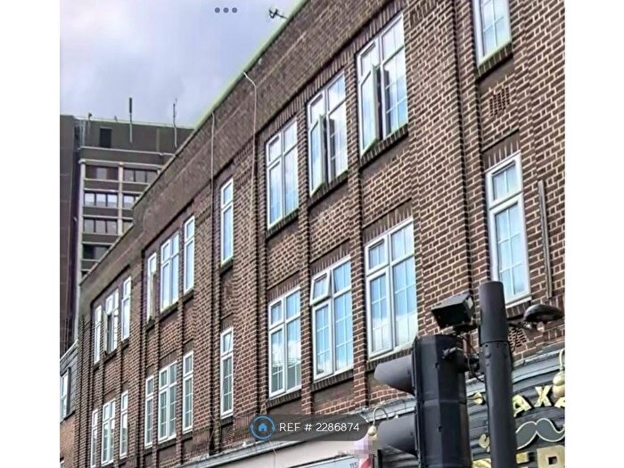 2 Bedroom Flat To Rent In Hurst Court, Kent, DA15