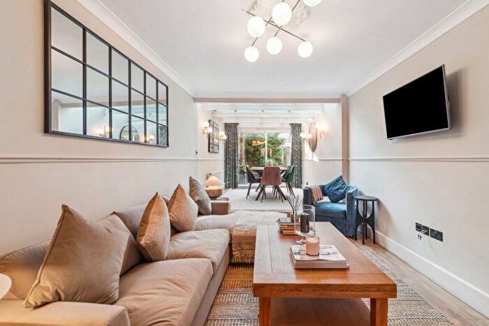 4 Bedroom Terraced House To Rent In Porchester Terrace, Bayswater, W2