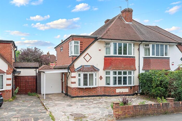 4 Bedroom Semi-Detached House For Sale In Fairford Gardens, Worcester Park, KT4