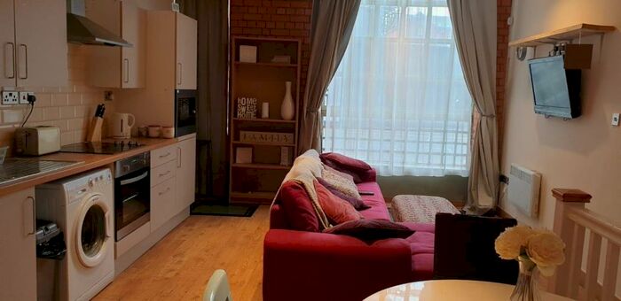 3 Bedroom Apartment To Rent In Wimbledon Street, Leicester, LE1