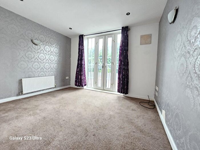 2 Bedroom Flat To Rent In Bawtry Road, Doncaster, DN4