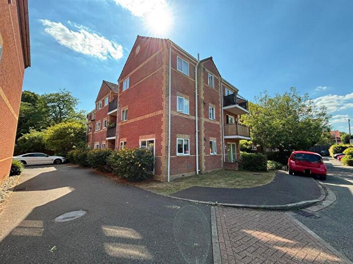 2 Bedroom Flat For Sale In Oaklands, Peterborough, PE1