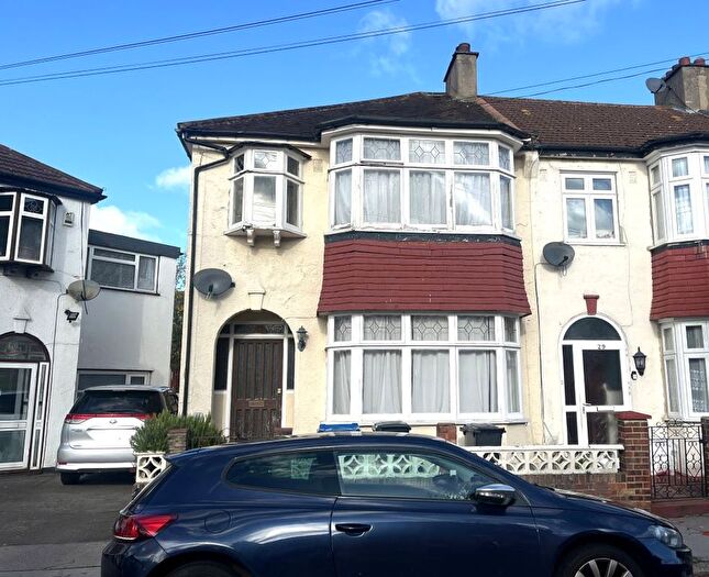 3 Bedroom End Terrace House For Sale In Dovercourt Avenue, Thornton Heath, CR7