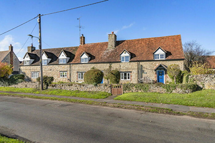 6 Bedroom Detached House For Sale In St Audries Cottage, Dry Sandford, OX13