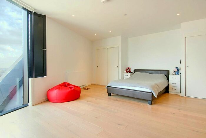 Studio To Rent In Walworth Road, Elephant And Castle, London, SE1