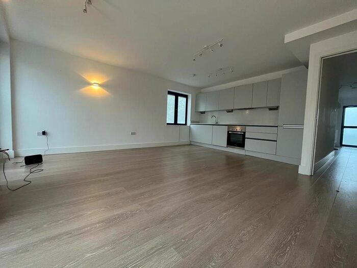 1 Bedroom Flat To Rent In Updown Hill, Windlesham, Surrey, GU20