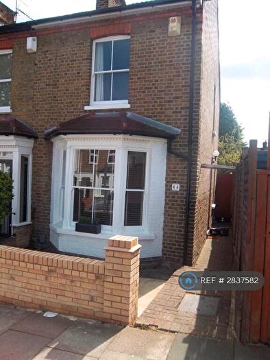 2 Bedroom End Of Terrace House To Rent In Granville Road, London, E18