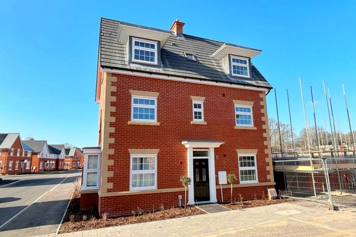 4 Bedroom Detached House To Rent In Wimborne, BH21