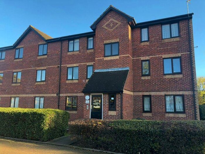 1 Bedroom Flat To Rent In The Glen, Basildon, SS16