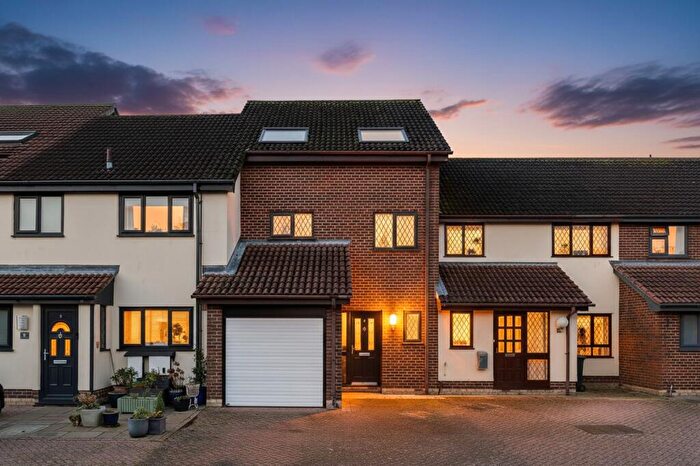 3 Bedroom Terraced House For Sale In The Anchorage, Waverton, CH3