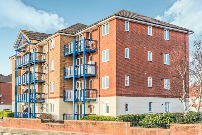 2 Bedroom Apartment To Rent In Manor Quay, Bitterne, Southampton, SO18