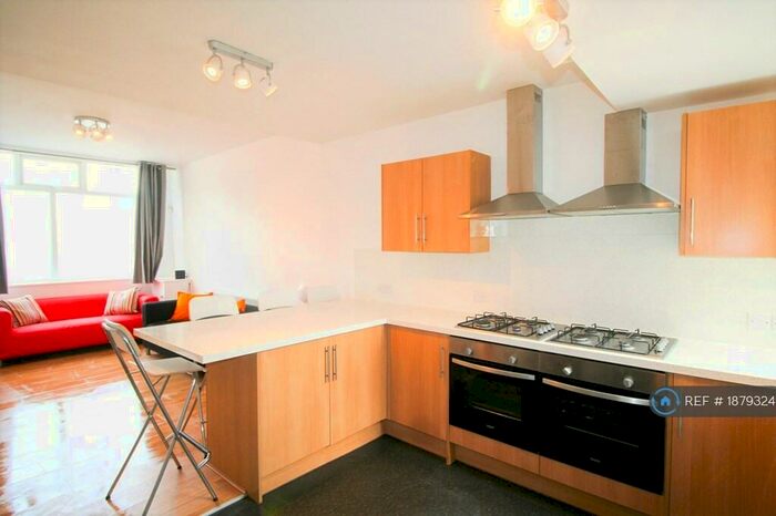 7 Bedroom Terraced House To Rent In Moseley Road, Fallowfield, M14