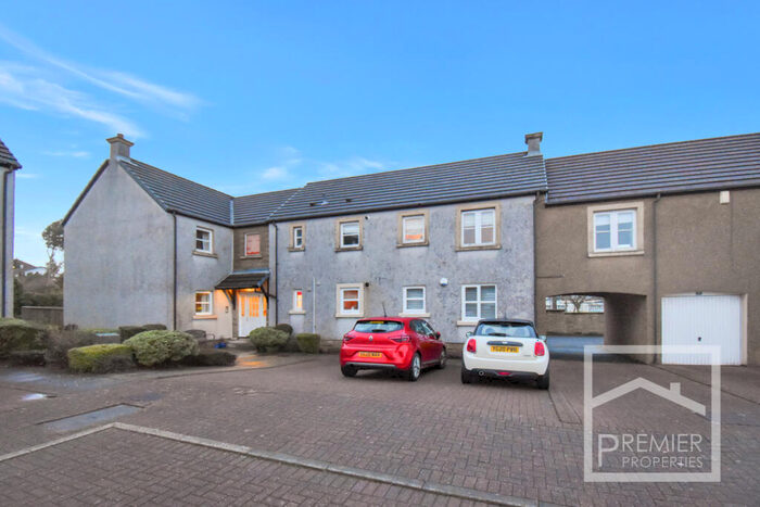 2 Bedroom Flat To Rent In The Dell, Newton Mearns, G77