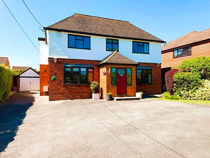 4 Bedroom Detached House For Sale In Fox Lane, Oakley, Basingstoke, Hampshire, RG23