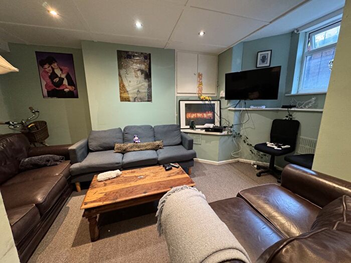 6 Bedroom Terraced House To Rent In Ridgeway Terrace, Leeds, West Yorkshire, LS6