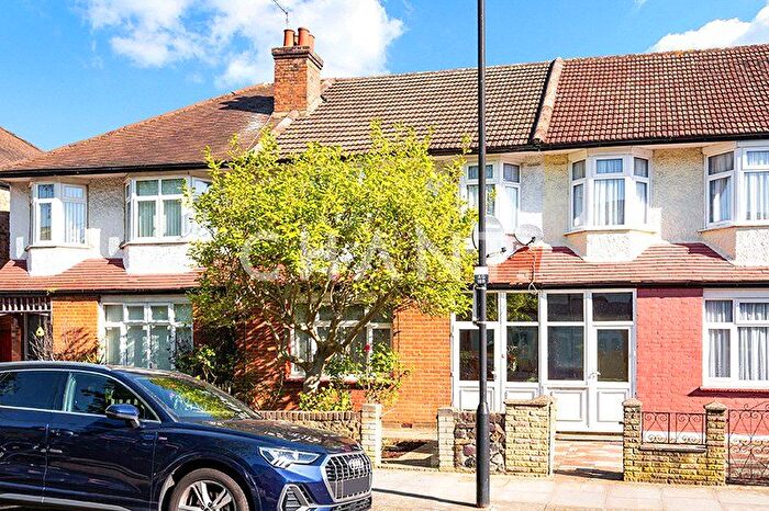 3 Bedroom Terraced House For Sale In Arcadian Gardens, Wood Green, Haringey, London, N22