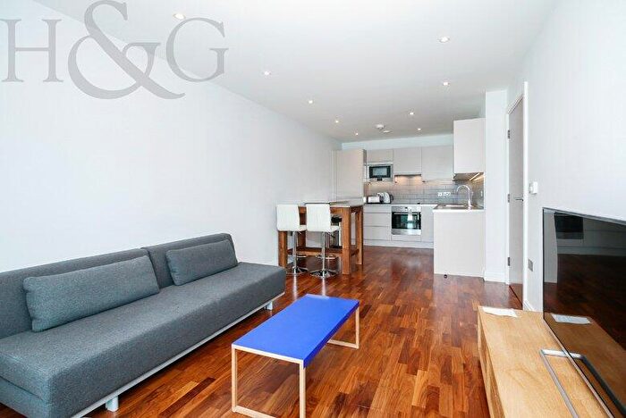 1 Bedroom Flat To Rent In Holman Road, London, SW11