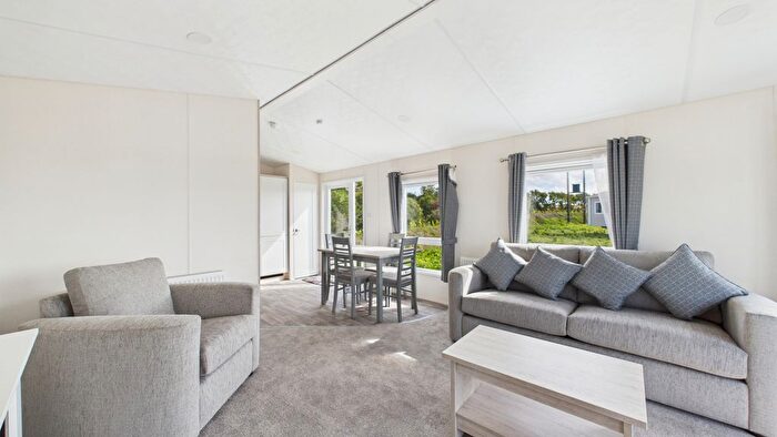 2 Bedroom Bungalow For Sale In Treeve Lane, TR27