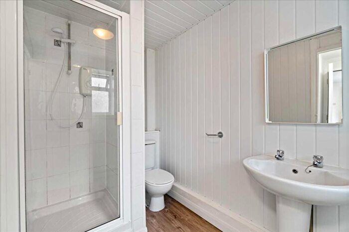 2 Bedroom Apartment To Rent In Clifton Place, Plymouth, PL4