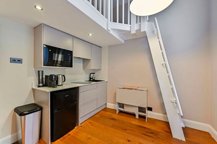 Studio To Rent In Fairholme Road, Barons Court, London, W14