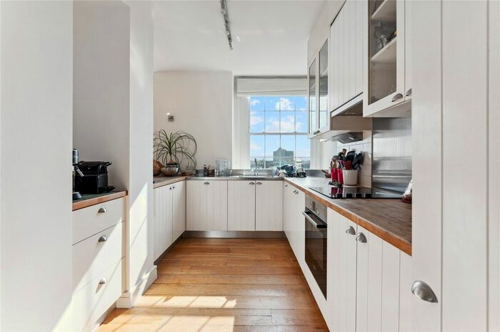 3 Bedroom Flat To Rent In North End House, Fitzjames Avenue, London, W14