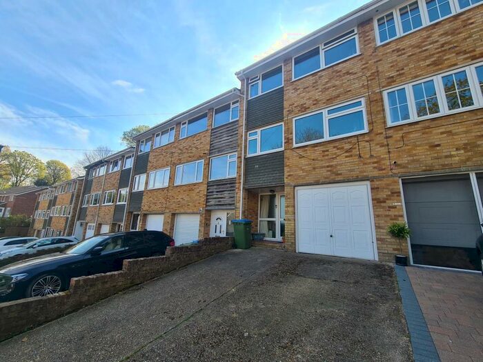 3 Bedroom Town House To Rent In Edelvale Road, West End, SO18