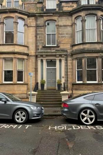 3 Bedroom Flat To Rent In Blantyre Terrace, Edinburgh, EH10