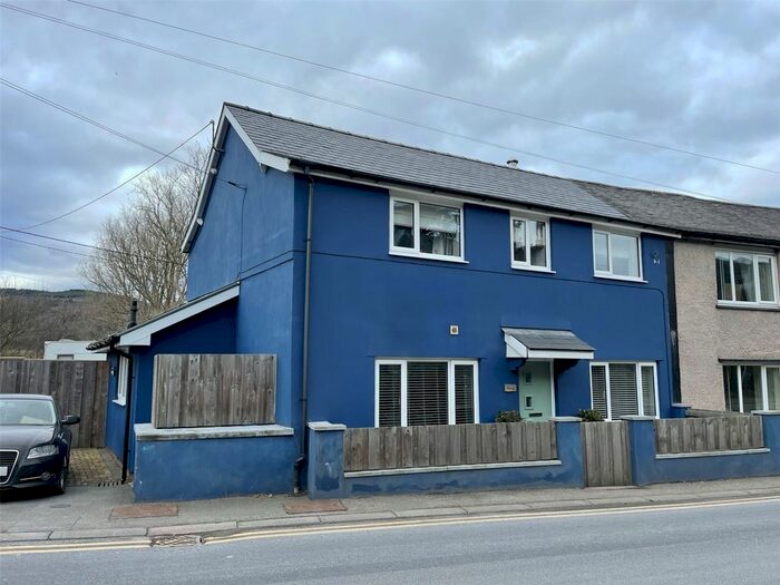 3 Bedroom Semi-Detached House For Sale In Aberystwyth Road, Machynlleth, Powys, SY20
