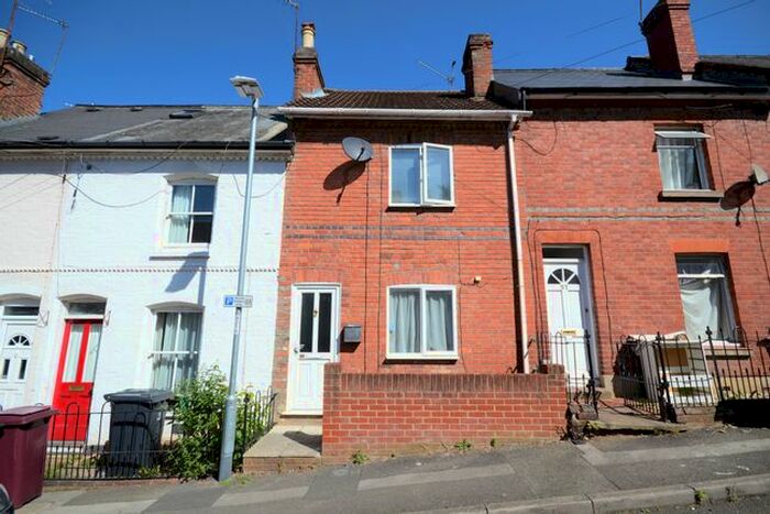 3 Bedroom Terraced House To Rent In Francis Street, Reading, Berkshire, RG1