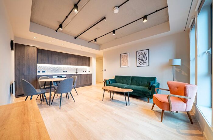 1 Bedroom Flat To Rent In Setl, Ludgate Hill, B3