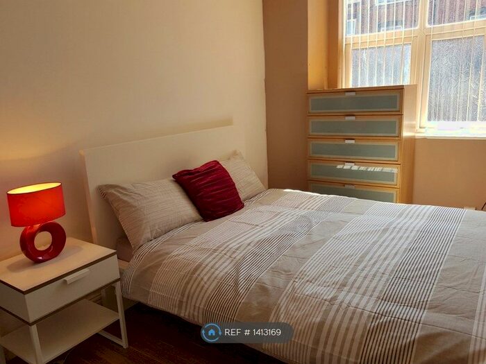 2 Bedroom Flat To Rent In Bayswater Place, Leeds, LS8
