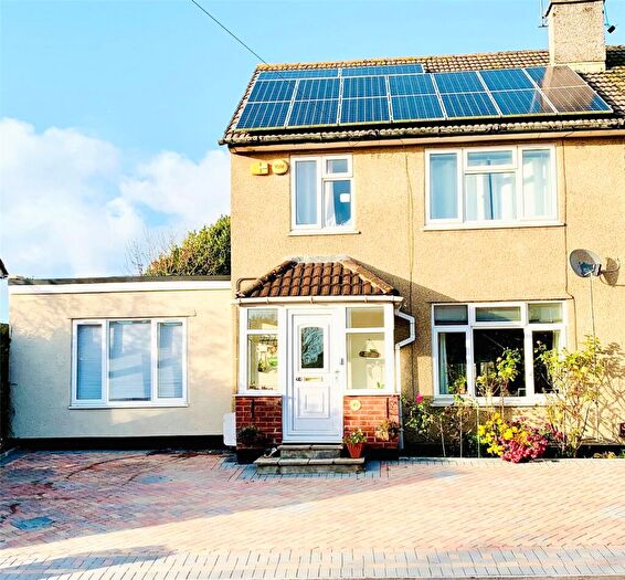 4 Bedroom Semi Detached House For Sale In Maskelyne Avenue, Bristol, BS10